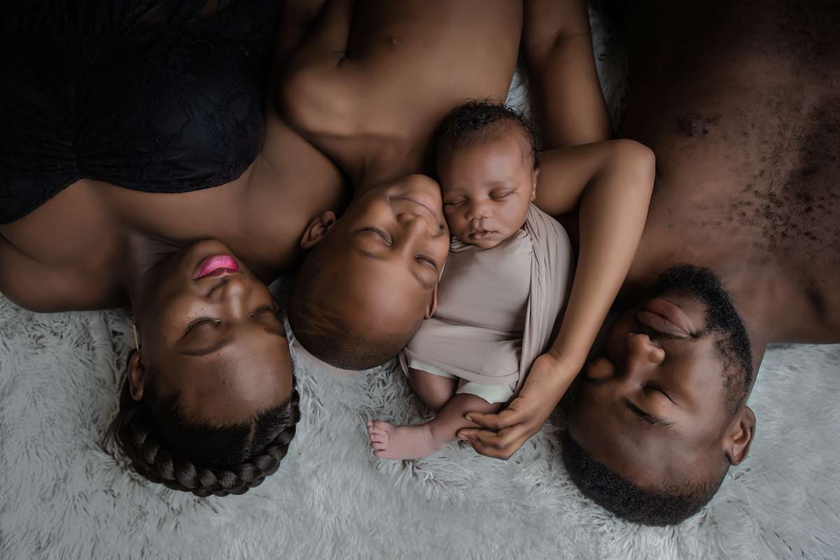 Babyfotograf-Berlin-bietet-kreative-Neugeborenen-Portraits-in-der-Hauptstadt