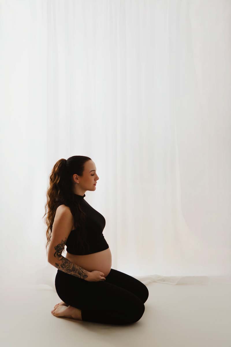 babybauch-shooting-berlin-minimalist-by-lary